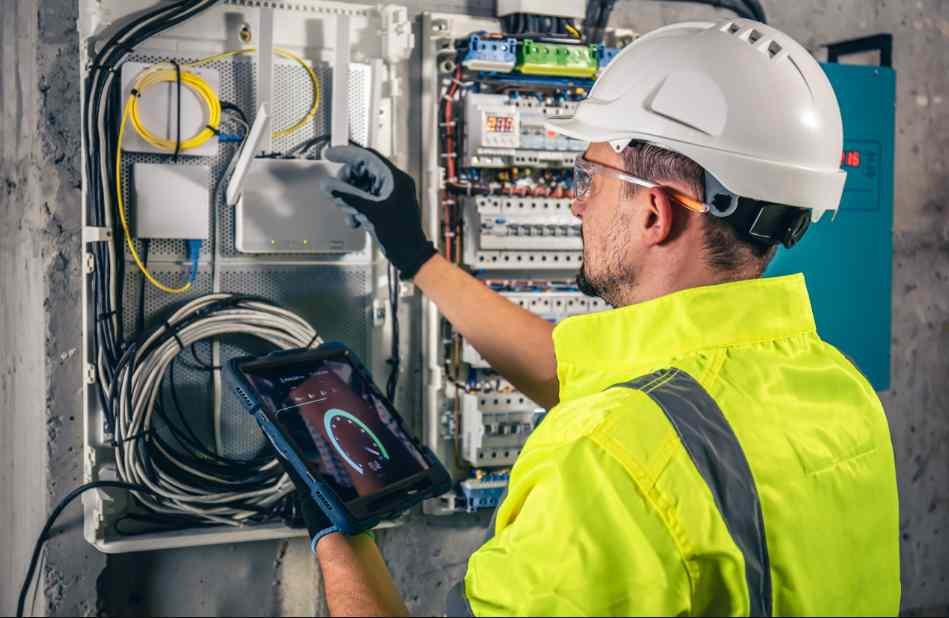 DIPLOMA IN ELECTRICIAN